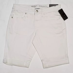 Womens White Mid Rise Bermuda Shorts Nice NWT